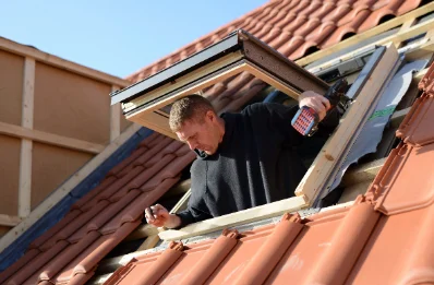 Pose de fenêtres de toit Velux à Châteney